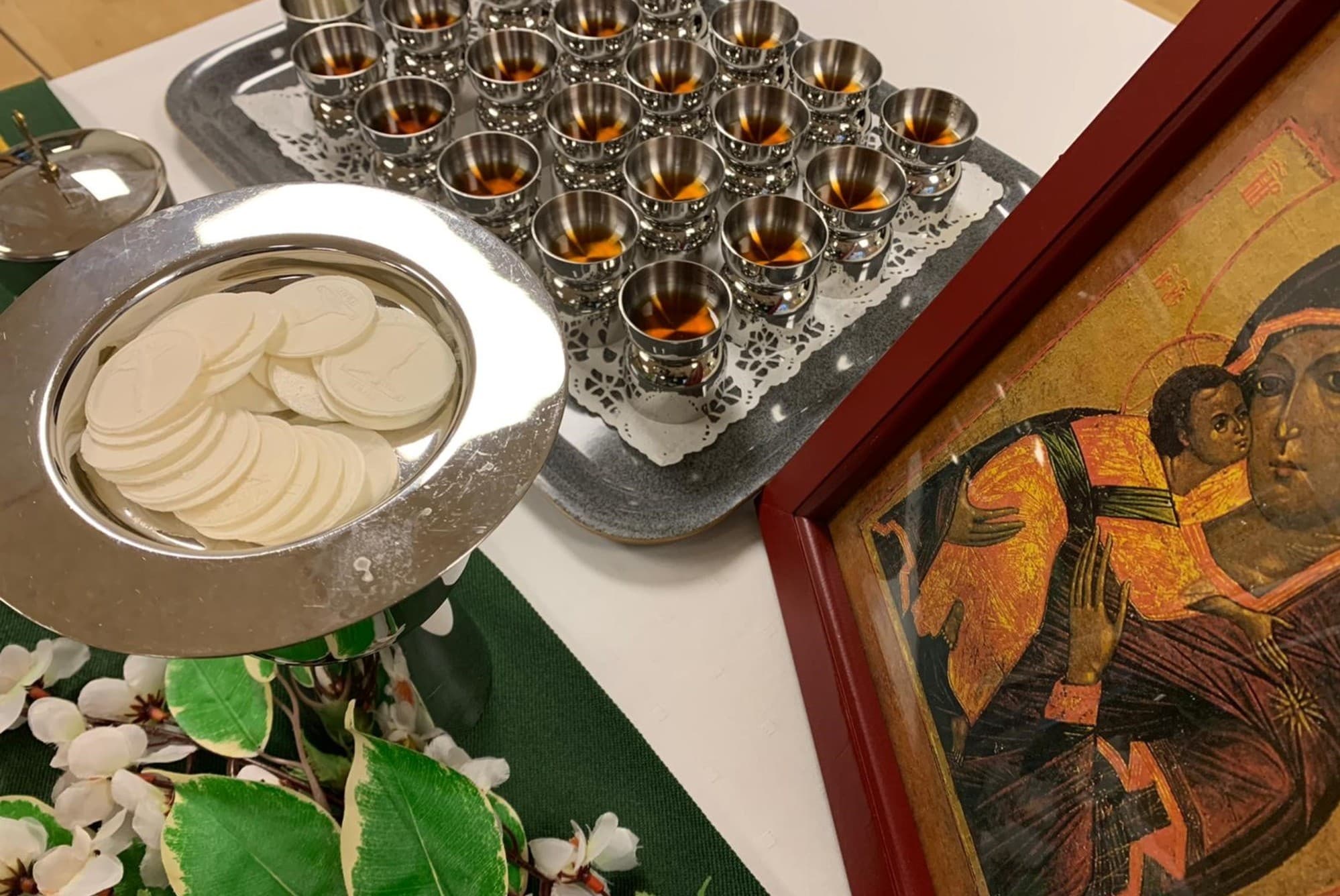 Tervetuloa hiljentymään yhteisen ehtoollishartauden äärelle - tapahtuman kuva